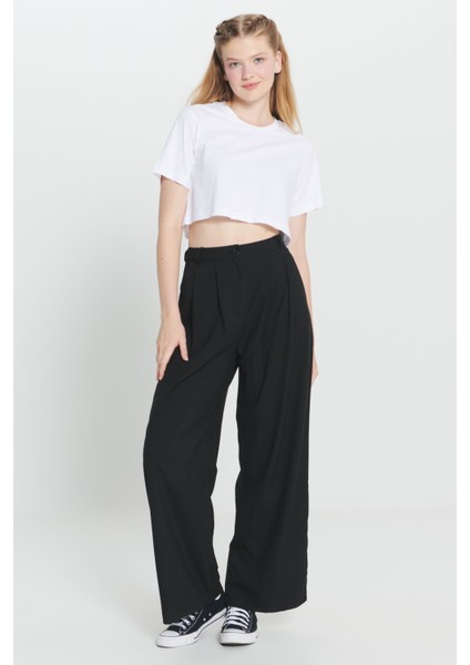 Standart Fit Normal Kesim %100 Pamuk Bisiklet Yaka Crop Tişört