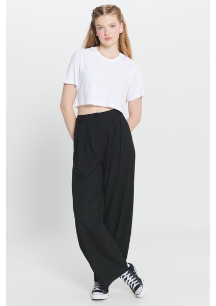 Standart Fit Normal Kesim %100 Pamuk Bisiklet Yaka Crop Tişört