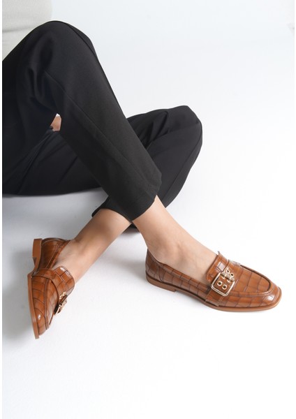 Metal Tokalı Kadın Loafer Ayakkabı