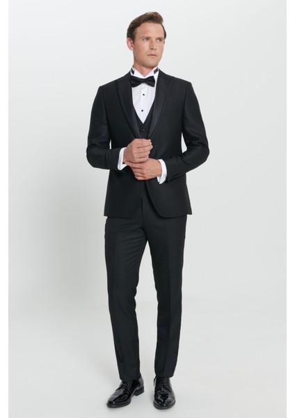 Slim Fit Dar Kesim Kırlangıç Yaka Desenli Yelekli Smokin Takım modelleri