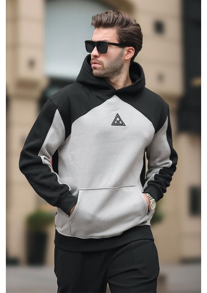 Siyah Kapüşonlu Cep Detaylı Nakışlı Sweatshirt E7085