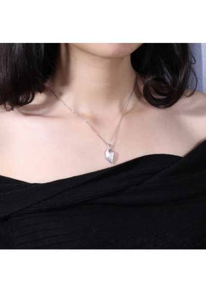 Çiftlere Özel Mıknatıslı Kolye 2li Kalpli Model fırsatları