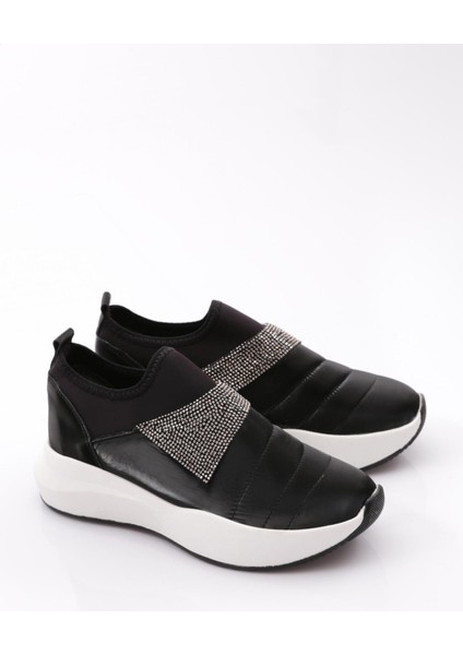 0106 Kadin Önü Taşli Spor Ayakkabi fiyatları