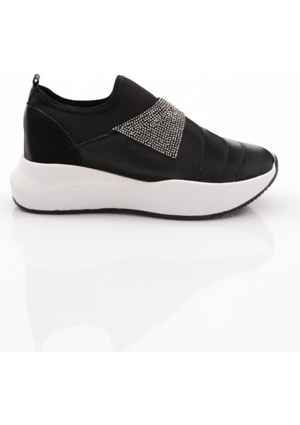0106 Kadin Önü Taşli Spor Ayakkabi