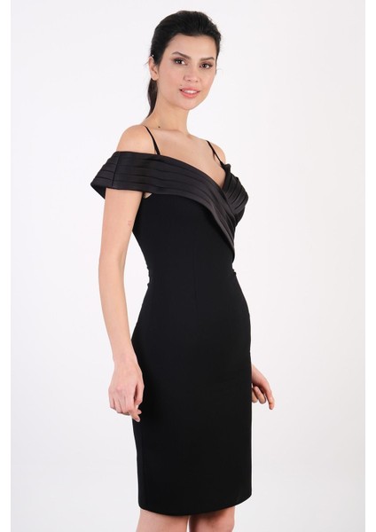 Odolina Ince Askılı Kruvaze Kayık Yaka Kısa Abiye Elbise Siyah fiyatları