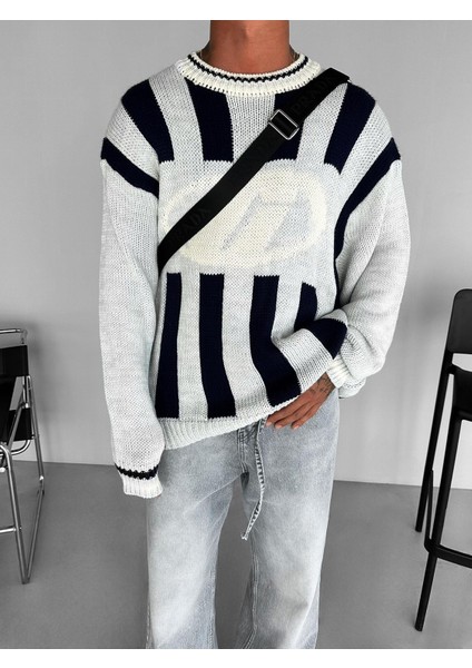 Erkek Oversize Yuvarlak Yaka Desenli Kazak Siyah Beyaz fiyatları