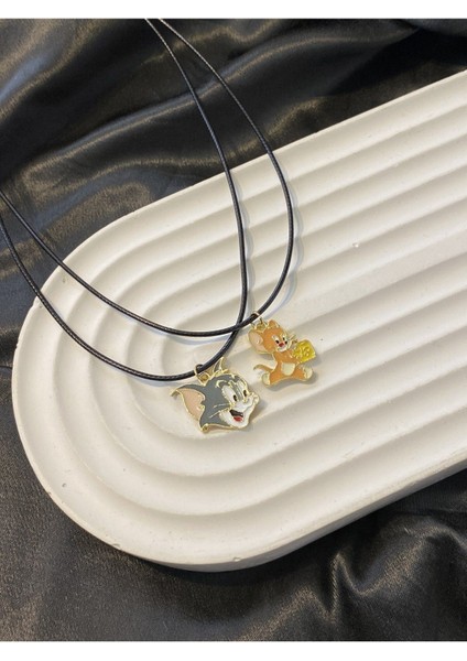 Tom ve Jerry Siyah Ipli Ikili Arkadaşlık / Sevgili Çift Kolyesi Aksesuar Şık Hediyelik Süs Takı