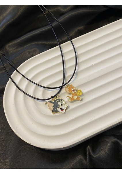 Tom ve Jerry Siyah Ipli Ikili Arkadaşlık / Sevgili Çift Kolyesi Aksesuar Şık Hediyelik Süs Takı fiyatları