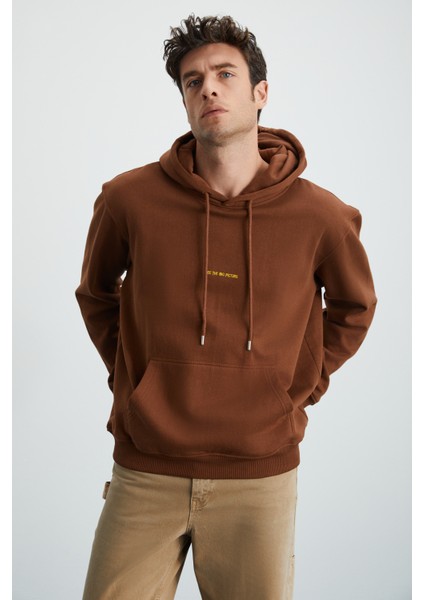 Epıc Erkek Yumusaçık Kumaşlı Nakış Detaylı Kapüşonlu Kordonlu Regular Acı Kahve Sweatshirt