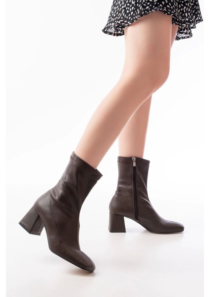 MSK-033 Kahverengi Topuklu Fermuarlı Kadın Bot fiyatları
