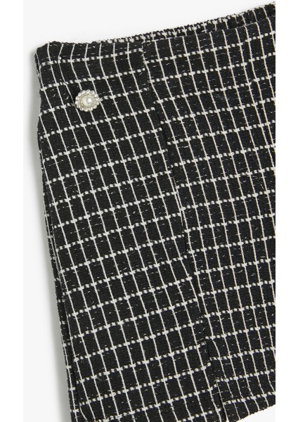 Düğme Detaylı Ekoseli Şort modelleri