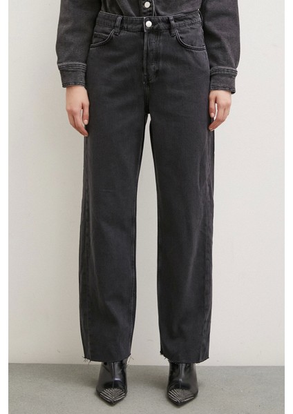 Yüksek Bel Kesik Paça Mom Jean Siyah modelleri