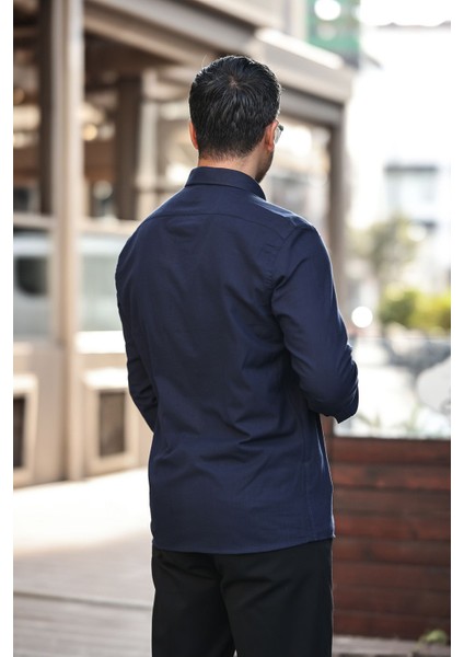 Erkek Beyaz Slim Fit Dar Kesim Düğmeli Yaka Keten Görünümlü %100 Pamuk Flamlı Gömlek