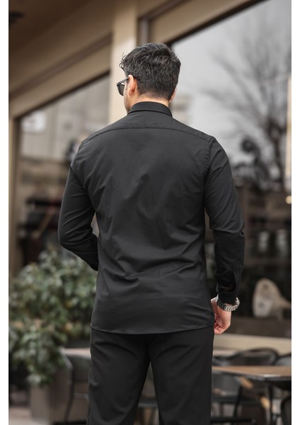 Siyah Slimfit Pamuklu Oxfort Likrali Yaka Düğmeli Uzun Kol Erkek Gömlek