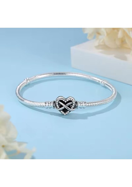 Gümüş Moments Sonsuz Kalp Klipsli Yılan Zincir Bileklik fırsatları