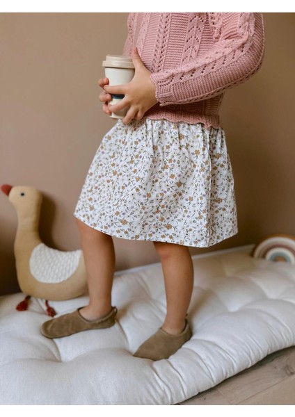 Yeni Sezon Kız Çocuk Çiçek Detaylı Bebe Yaka Triko Süveter Aplikeli Tek Parçalı Elbise