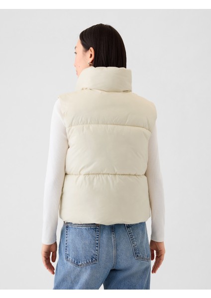 Kadın Kırık Beyaz Gap Logo Geri Dönüştürülmüş Crop Puffer Şişme Yelek indirimleri