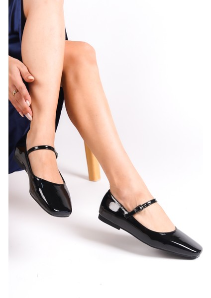 Küt Burunlu Bantlı Marj Jane Kadın Babet