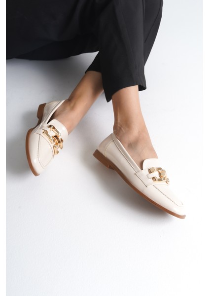 Metal Tokalı Kadın Loafer Ayakkabı