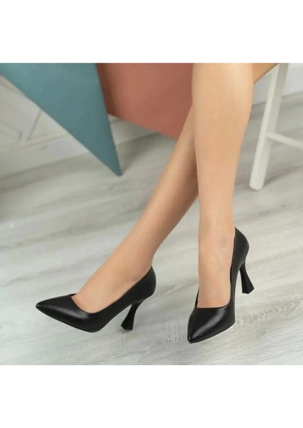 Kadın Siyah Deri Kadeh Topuk Sivri Burun Stiletto 7 cm
