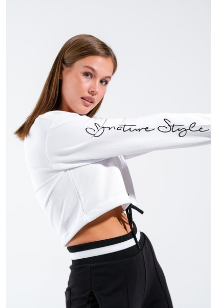 724501_SIGNATURE Style Kadın Kordon Bağlamalı Yuvarlak Yaka Crop Sweatshirt Beyaz