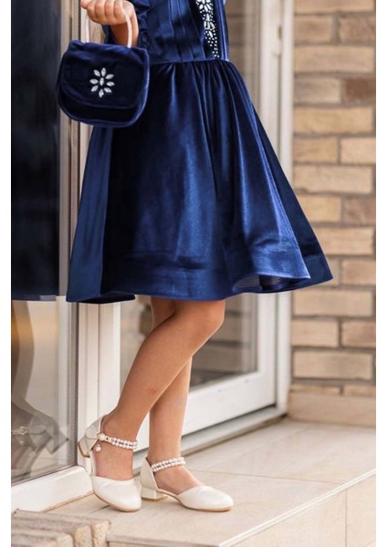 Kız Çocuk Üzeri Çiçek Taş Işlemeli Boğazlı Yaka Lacivert Kadife Abiye modelleri