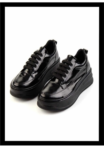 Siyah Rugan Kadın Sneaker K01924041508