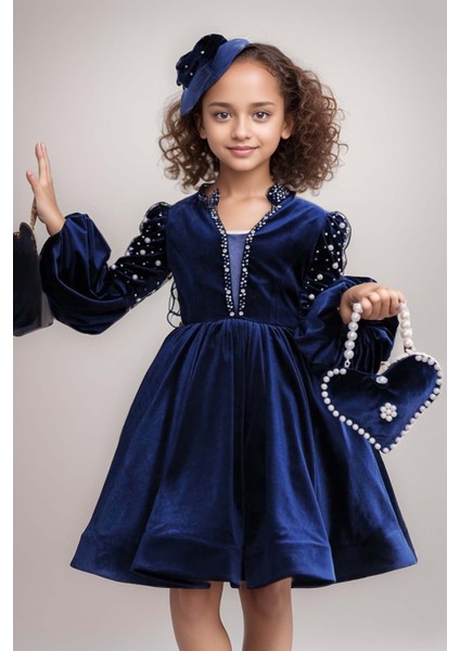 Kız Çocuk Yakadan Göğse ve Omuzları Inci Işlemeli Balon Kollu Lacivert Kadife Abiye indirimleri