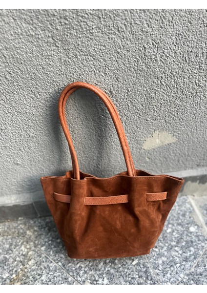 Karen Süet Toka Detaylı Taba Çanta fırsatları