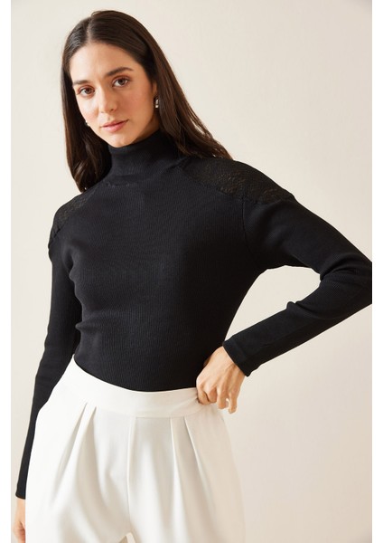 Siyah Omzu Dantel Detaylı Balıkçı Yaka Bluz 5KXK2-49018-02 modelleri