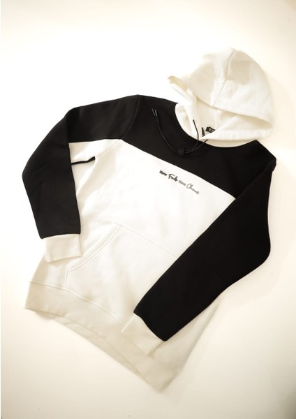 Beyaz Renkli Kapüşonlu Kanguru Cepli Baskılı Sweatshirt fırsatları