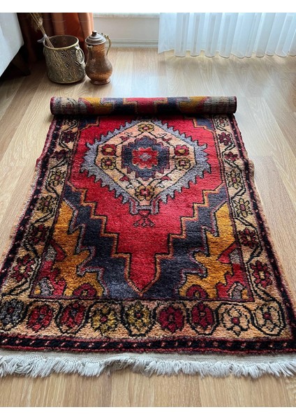 83X149 cm Küçük Boy Çiçek Desenli Vintage El Dokuma Yün Kilim Kondisyon