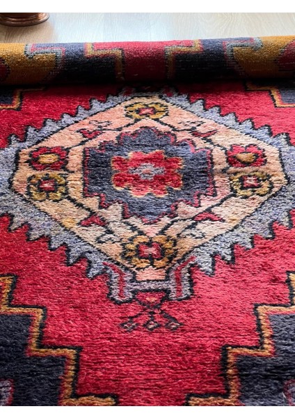 83X149 cm Küçük Boy Çiçek Desenli Vintage El Dokuma Yün Kilim Kondisyon