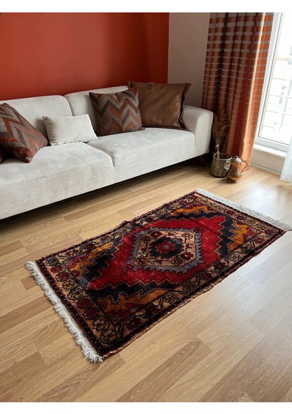 83X149 cm Küçük Boy Çiçek Desenli Vintage El Dokuma Yün Kilim Kondisyon