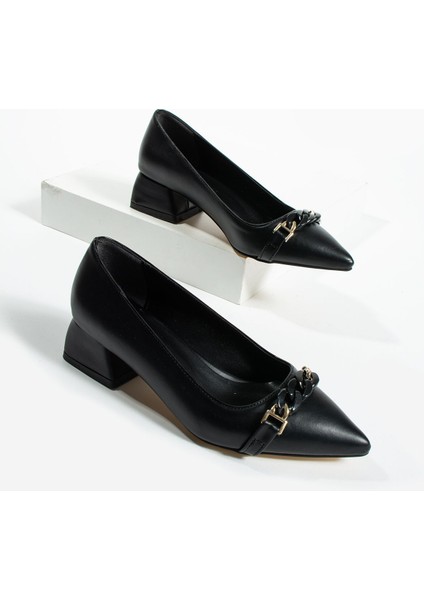 Siyah Zincir Detay Kadın Topuklu Ayakkabı