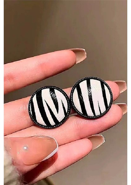 Zebra Desenli Deri Tasarım Küpe fiyatları