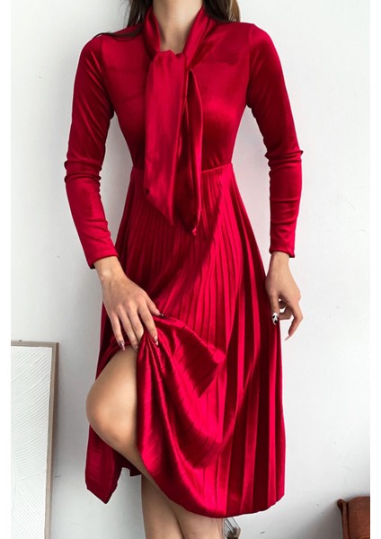 Kadın Yakası Bağlama Detaylı Piliseli Kadife Elbise NBQ012