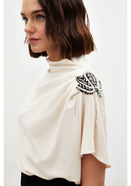 Tek Omuz Aksesuarlı Salaş Bluz - Bej modelleri