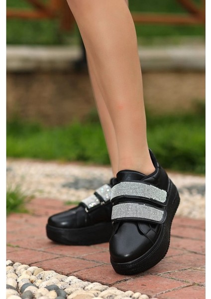 Siyah Renk Cilt Deri Cırtlı Detaylı Kadın Günlük Ayakkabı Tarzjxrr fiyatları