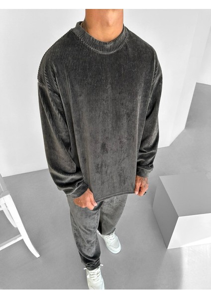 Erkek Oversize Yuvarlak Yaka Fitilli Kadife Sweatshirt Füme
