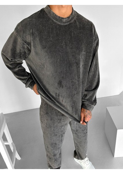 Erkek Oversize Yuvarlak Yaka Fitilli Kadife Sweatshirt Füme