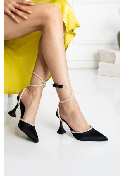 Siyah Saten Bilekten Bağlamalı Topuklu Kadın Ayakkabı modelleri