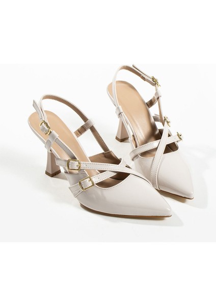 Kadın Bej Rugan Toka Detayı Klasik Topuklu Ayakkabı