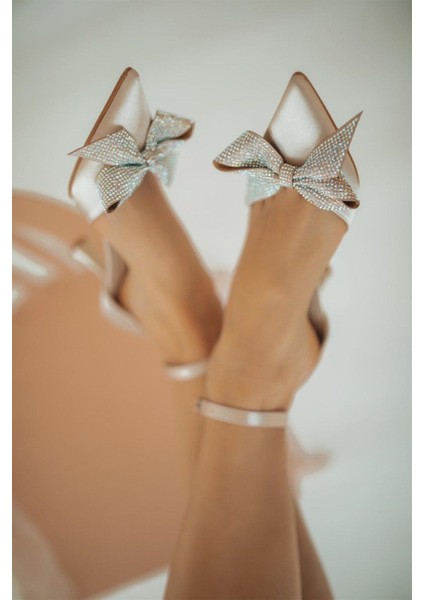 Duxal Kadın Bilekten Bağlamalı Topuklu Ayakkabı Bej Taşlı Detaylarla Şık