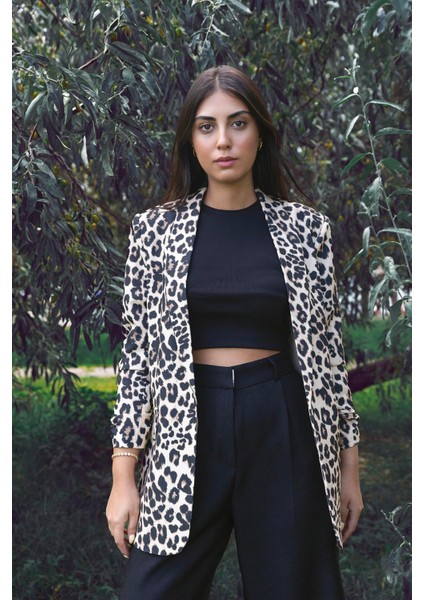 Büzgü Kol Leopar Desen Kadın Ceket
