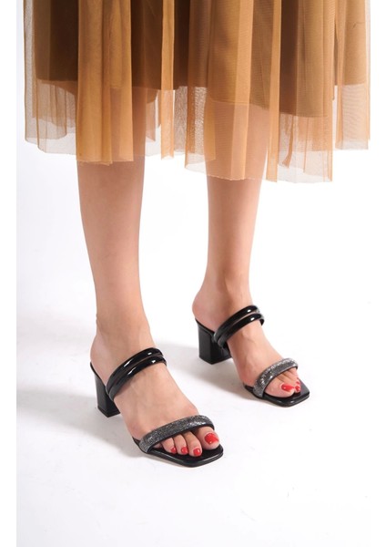 Belda Siyah Rugan Topuklu Terlik