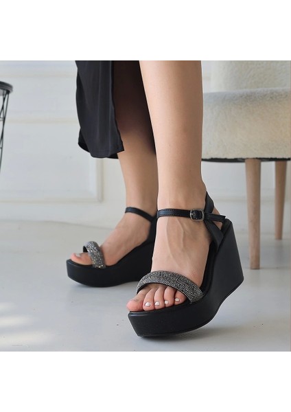 Awish Siyah Cilt Dolgu Topuk Sandalet fırsatları