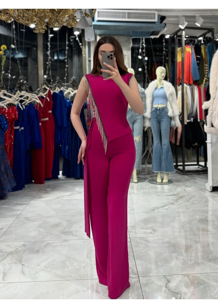 Tereza Yandan Bağlamalı Zincir Taş Detaylı Tulum-Fuşya fiyatları