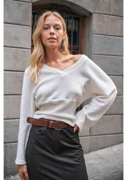 Kadın Yumuşak Dokulu Tiftik V Yaka Yarasa Uzun Kol Triko Kazak Bluz-Krem fırsatları