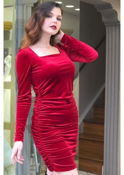 Kare Yaka Detay Büyük Beden Kadife Elbise modelleri